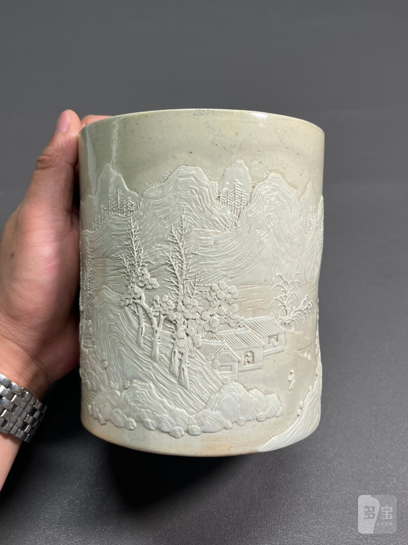 清道光  “王炳荣”款米黄釉雕瓷山水纹笔筒 - 图6